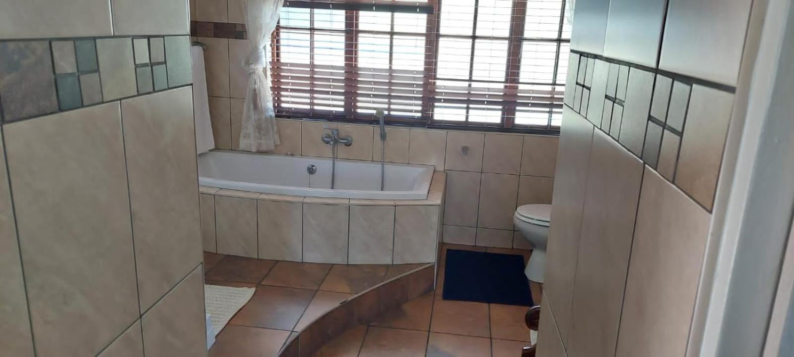 12 On Vaal Drive Guesthouse Vanderbijlpark Exteriér fotografie