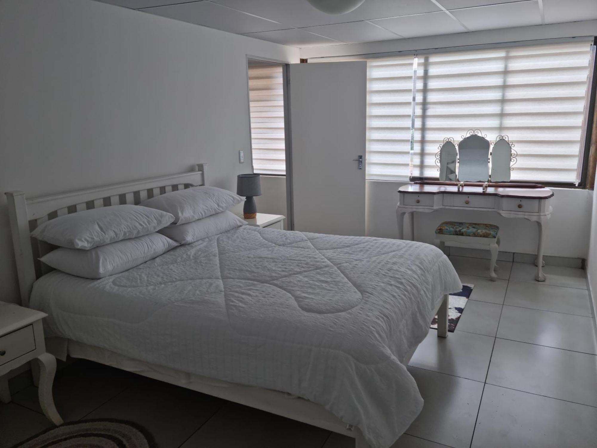 12 On Vaal Drive Guesthouse Vanderbijlpark Exteriér fotografie