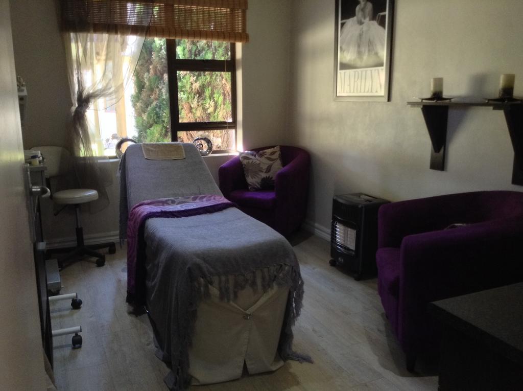 12 On Vaal Drive Guesthouse Vanderbijlpark Exteriér fotografie