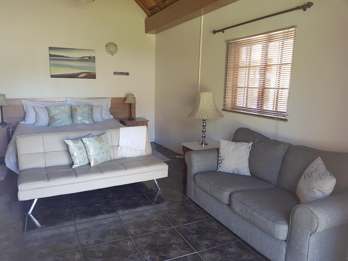 12 On Vaal Drive Guesthouse Vanderbijlpark Exteriér fotografie
