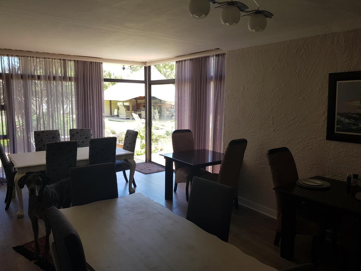 12 On Vaal Drive Guesthouse Vanderbijlpark Exteriér fotografie