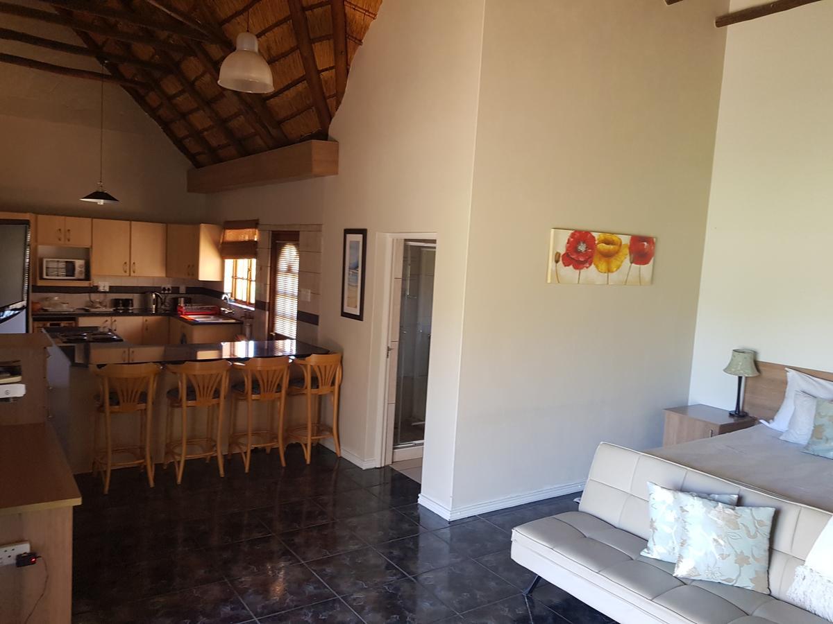 12 On Vaal Drive Guesthouse Vanderbijlpark Exteriér fotografie