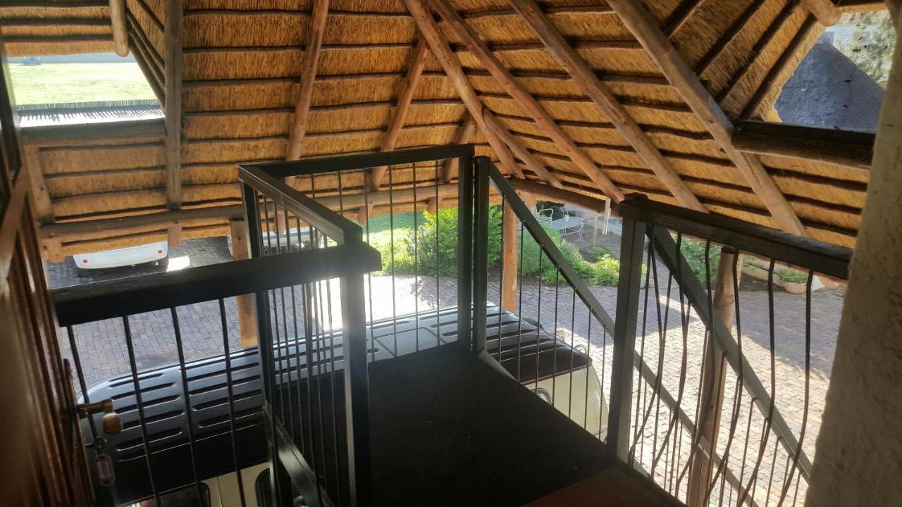 12 On Vaal Drive Guesthouse Vanderbijlpark Exteriér fotografie