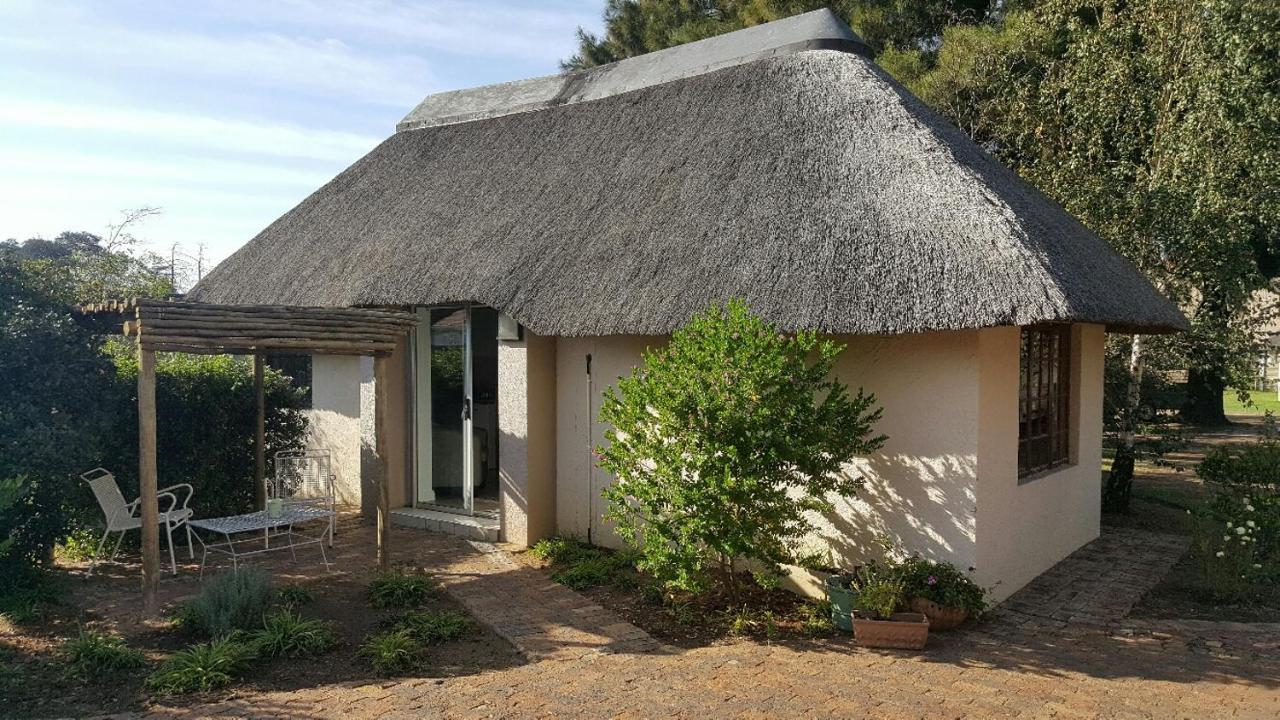 12 On Vaal Drive Guesthouse Vanderbijlpark Exteriér fotografie